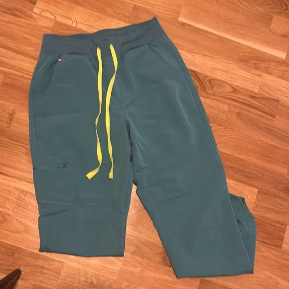 FIGS Cactus Zamora High Waisted - Petite Jogger Scrub Pants - Picture 7 of 7